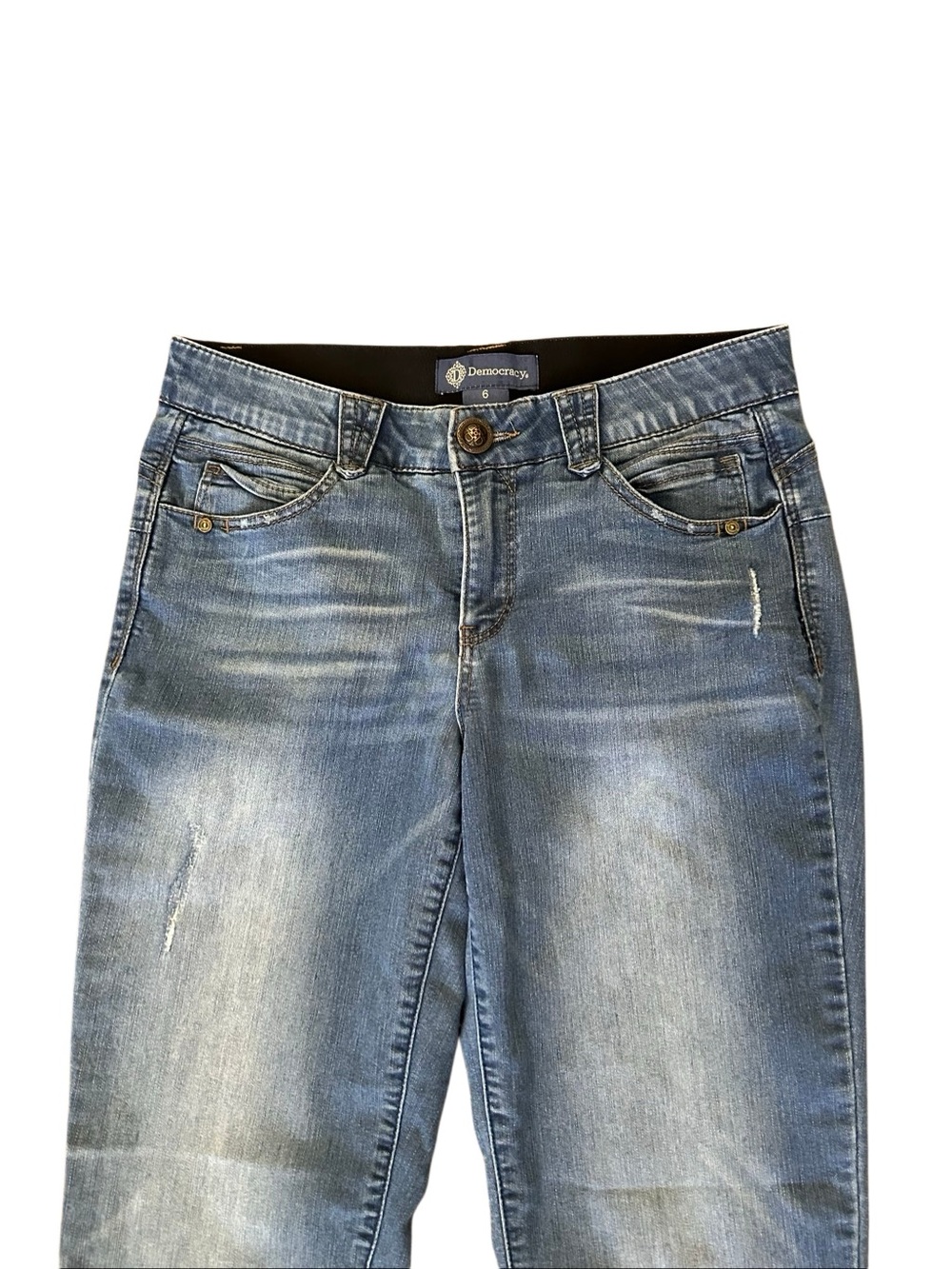 Democracy Classic Mid-Rise Straight Leg Jeans. Size 6. - Picture 6 of 11